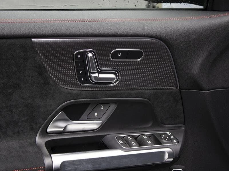 Mercedes-Benz EQB 250+ * 360 КАМЕРА* ПАМЕТ* , снимка 8 - Автомобили и джипове - 53907062