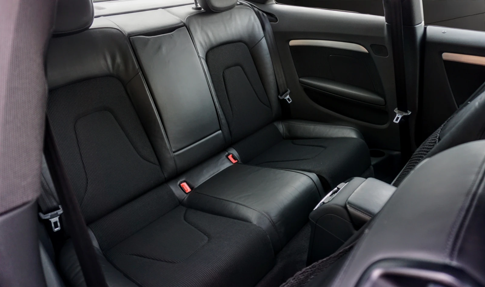 Audi A5 2.0TDI QUATTRO S-line, снимка 14 - Автомобили и джипове - 39994935