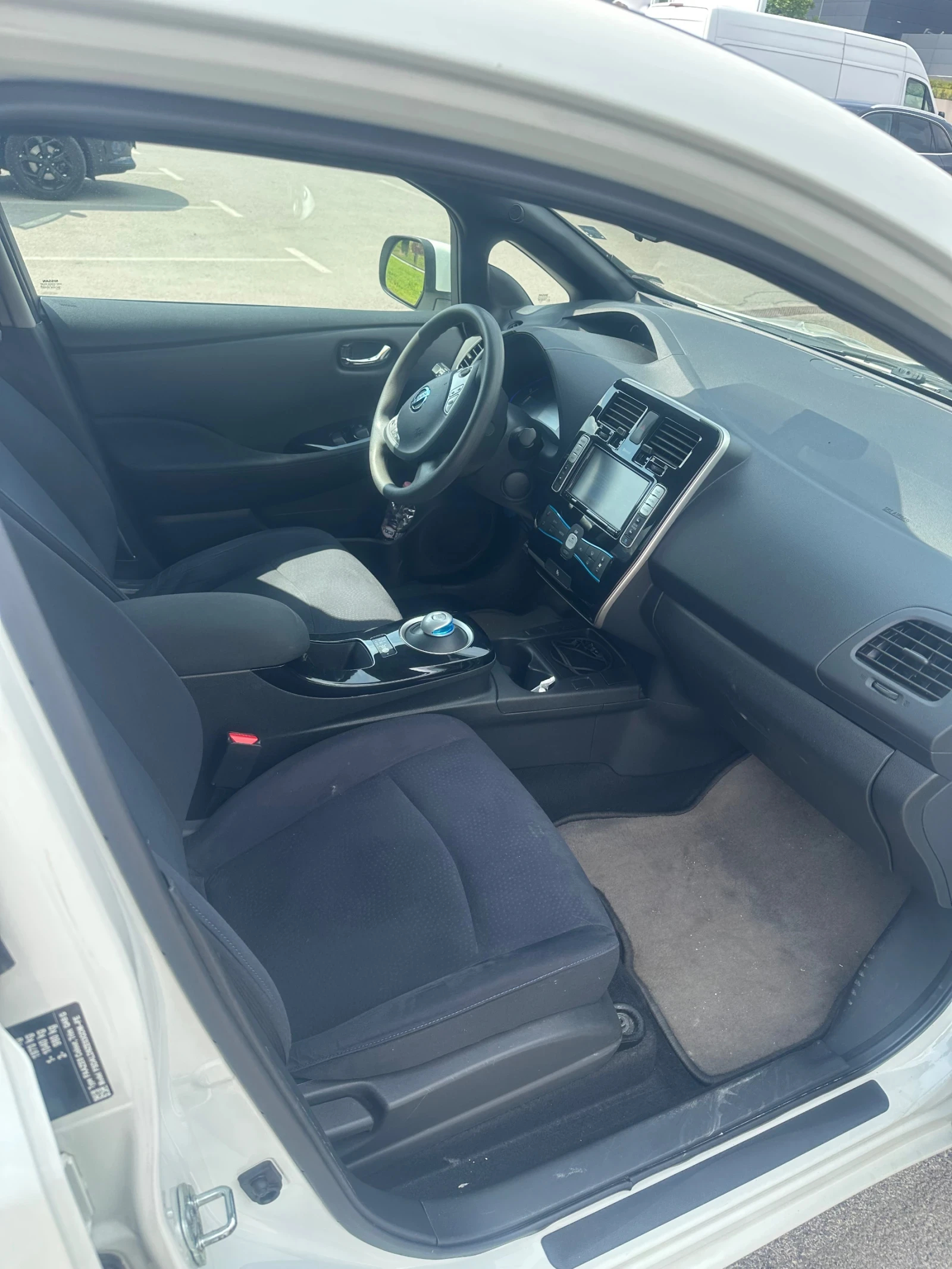 Nissan Leaf   - изображение 7