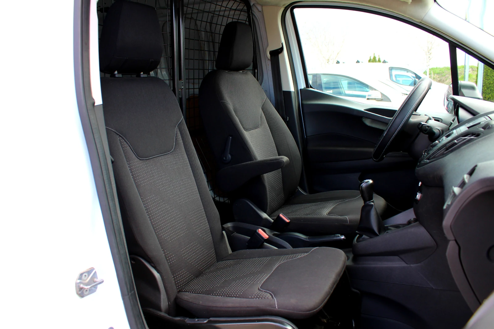 Ford Courier 1.5TDCi СОБСТВЕН ЛИЗИНГ | Mobile.bg — изображение 15