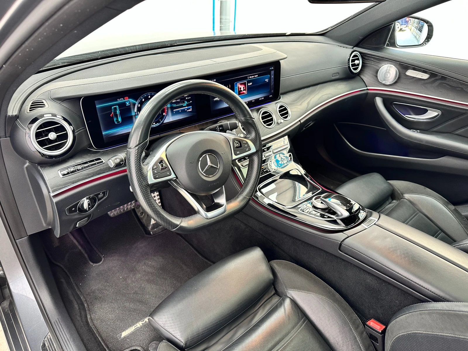Mercedes-Benz E 43 AMG AMG E 43 4MATIC Sedan - изображение 9