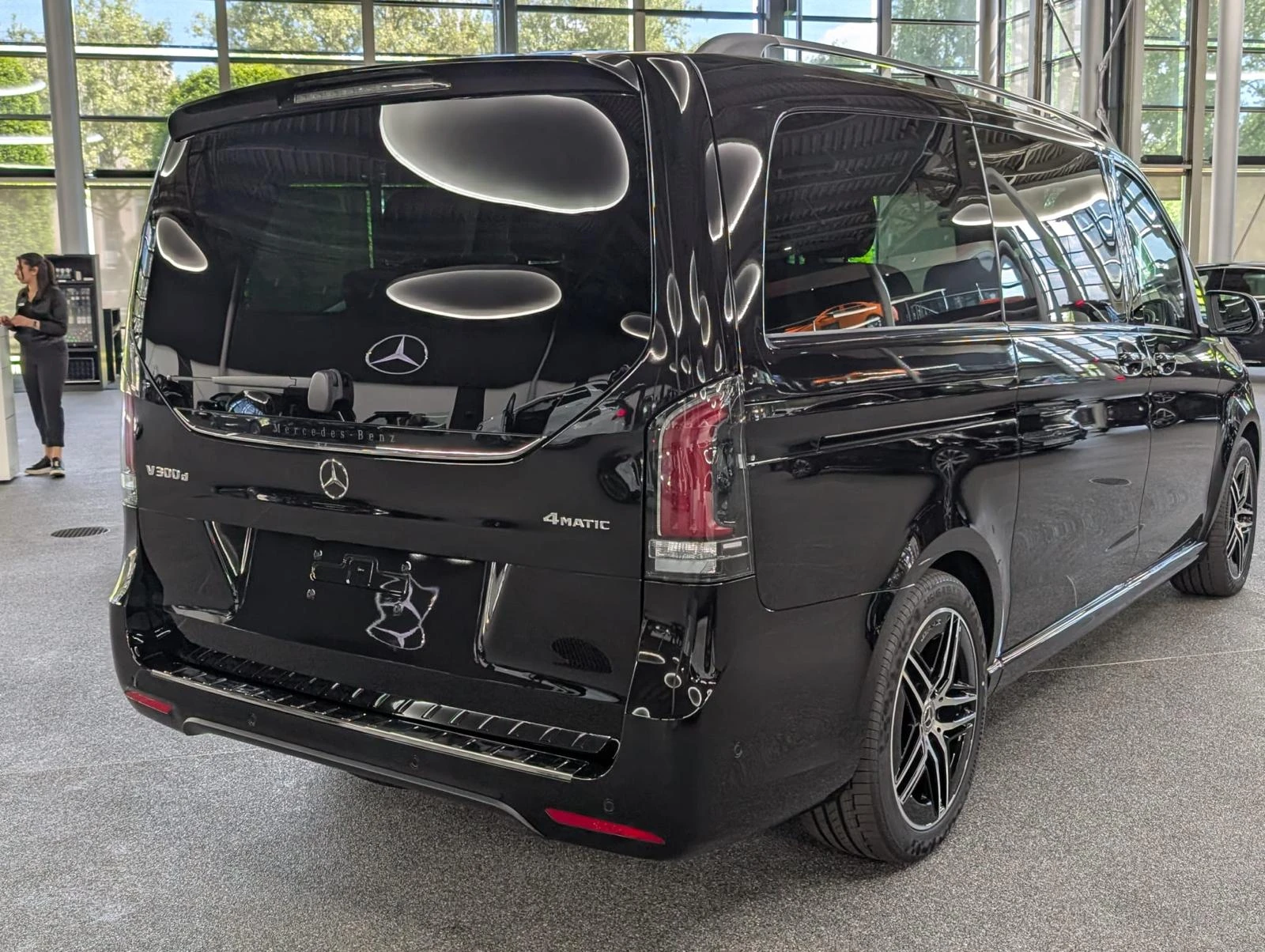 Mercedes-Benz V 300 LONG 4MATIC VIP EXCLUSIVE DESIGNO - изображение 7