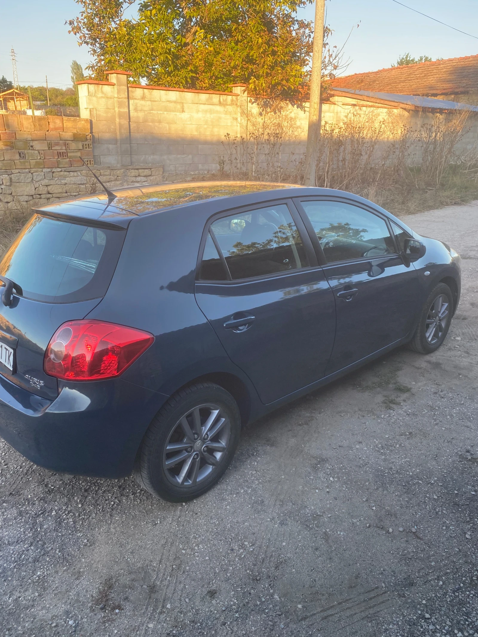 Toyota Auris Хечбек - изображение 5