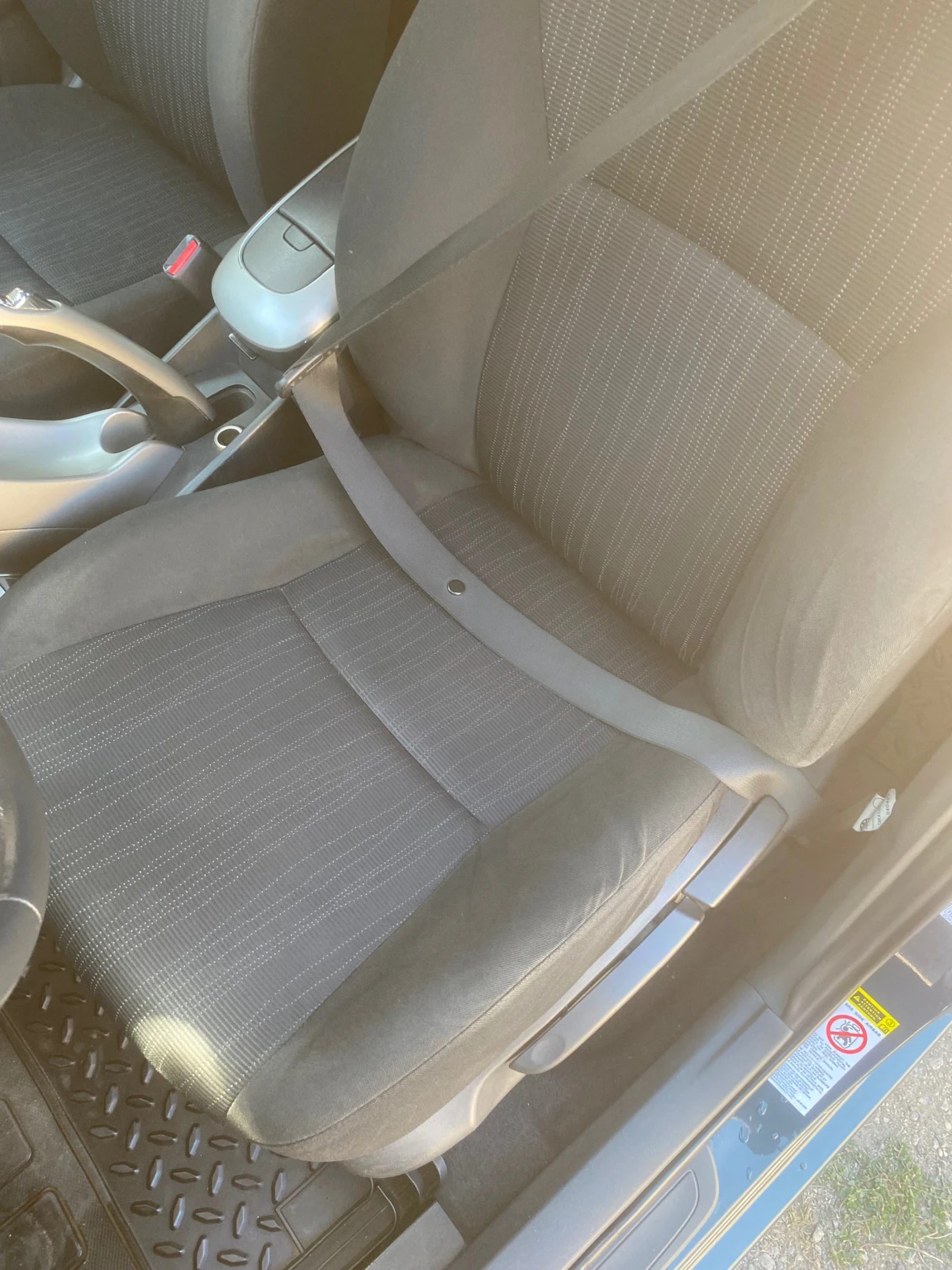 Toyota Auris Хечбек - изображение 9