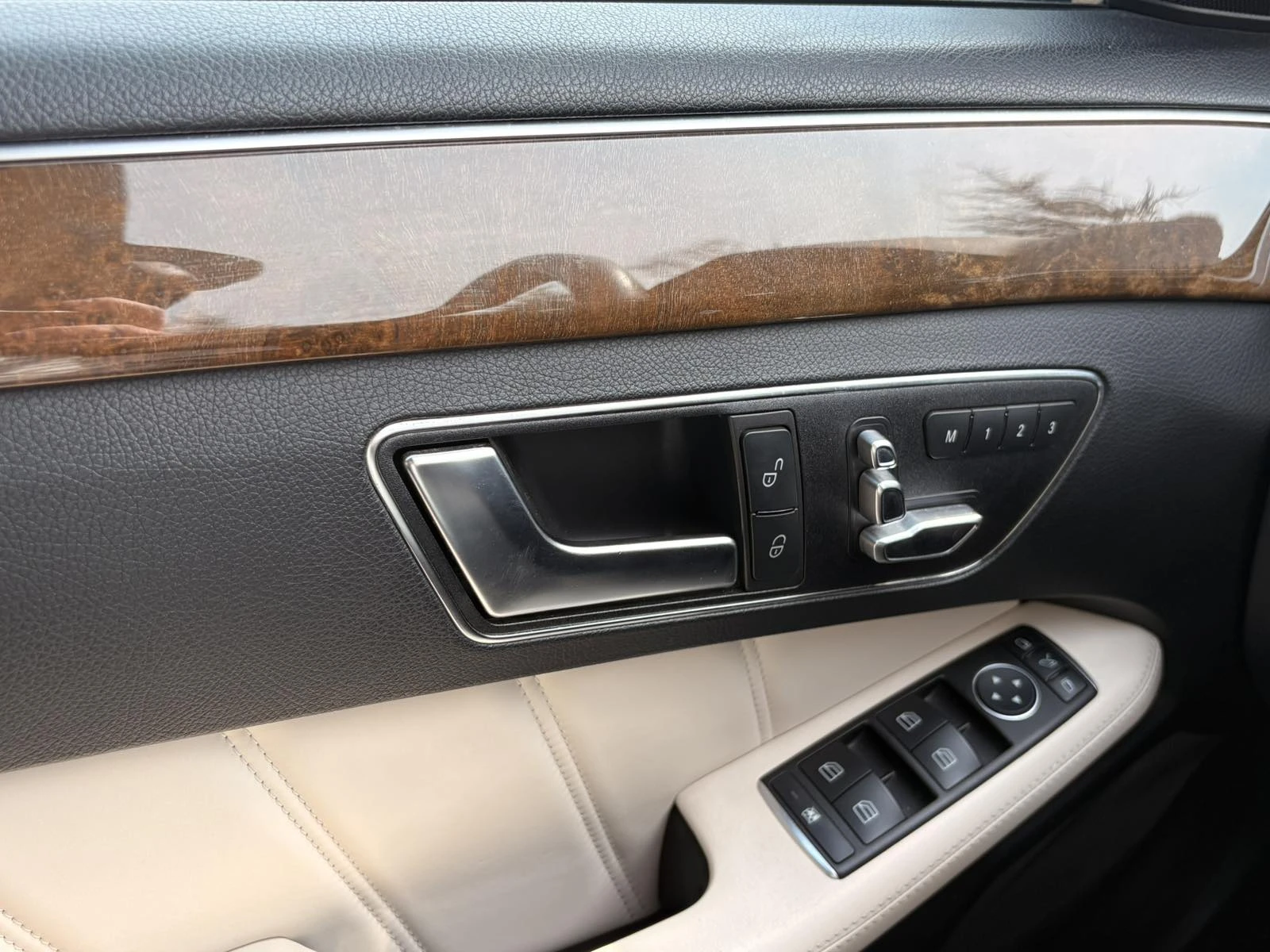 Mercedes-Benz E 400, снимка 9 - Автомобили и джипове - 53755815