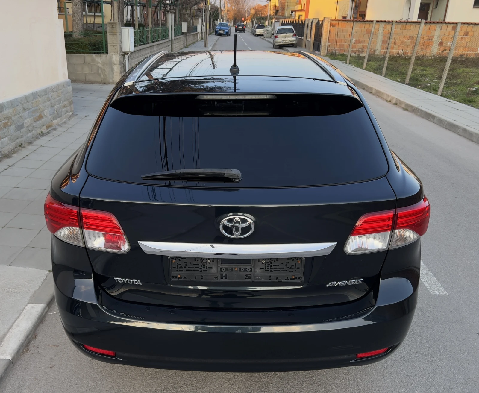 Toyota Avensis 2.2 D-4D , снимка 5 - Автомобили и джипове - 53890124