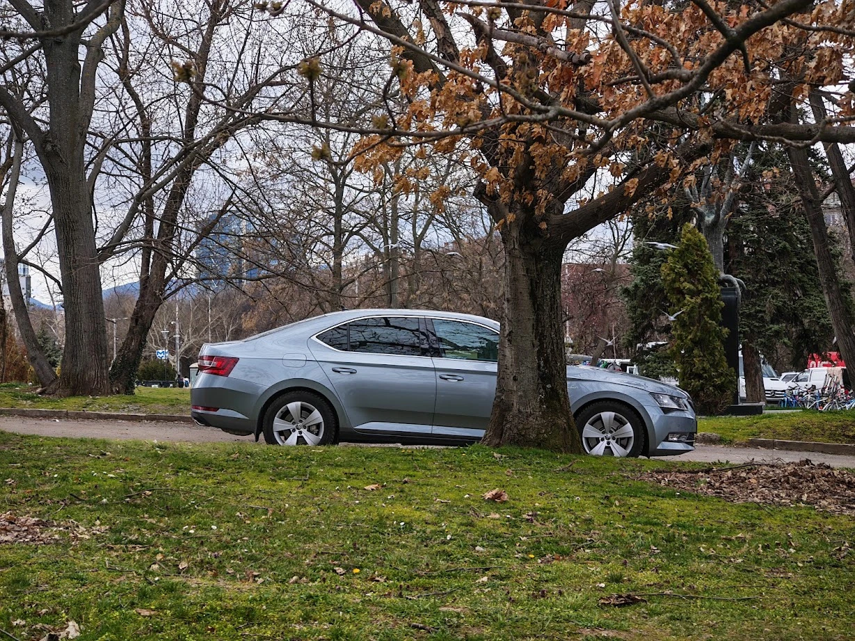 Skoda Superb L&K 4x4 272, снимка 3 - Автомобили и джипове - 53988583