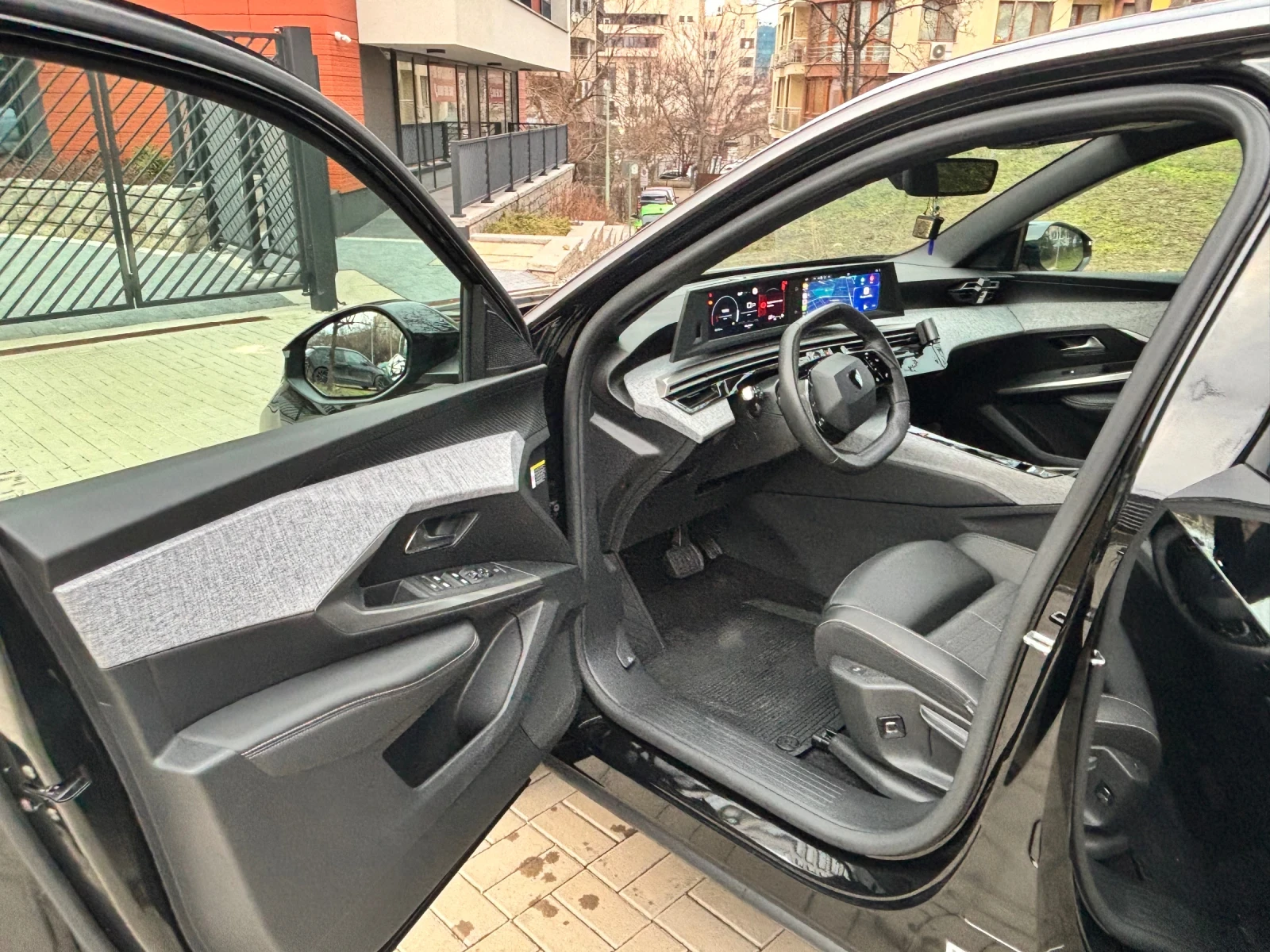 Peugeot 3008 1.2 hybr?d 3008 2025, снимка 8 - Автомобили и джипове - 54102799