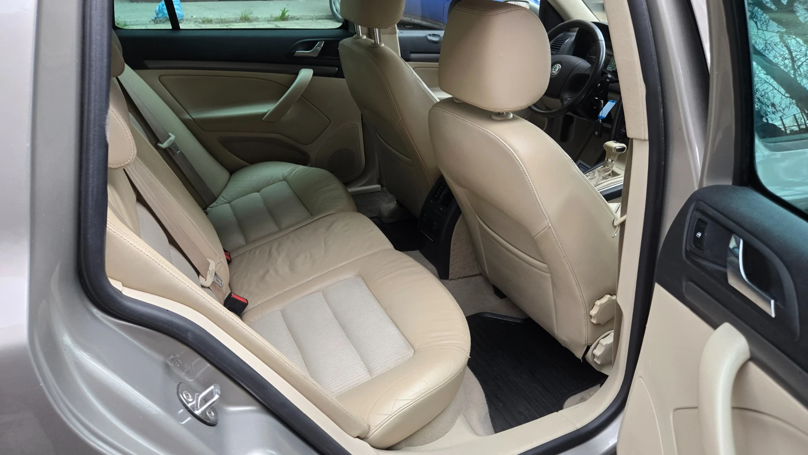 Skoda Octavia 1.9tdi DSG 6, снимка 11 - Автомобили и джипове - 54153164