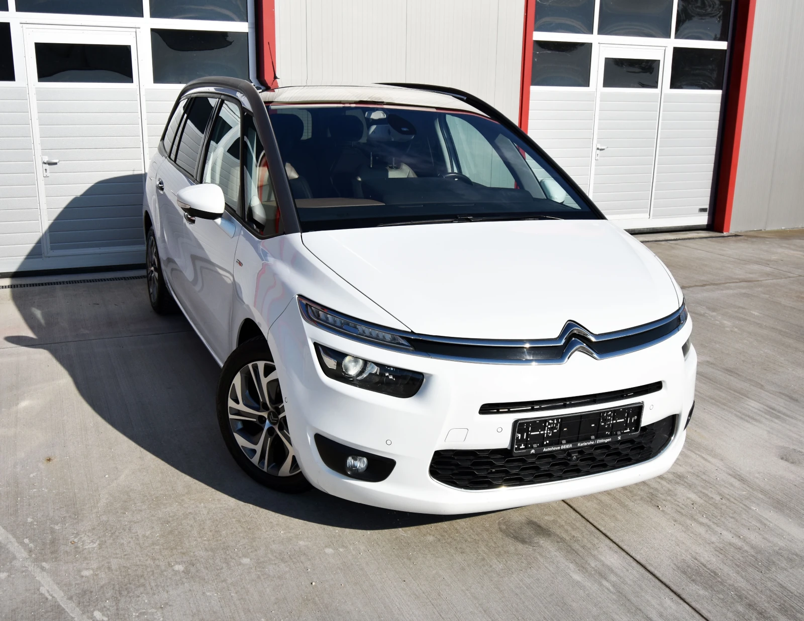 Citroen C4 Picasso SpaceTourer Exclusive - Всички екстри!