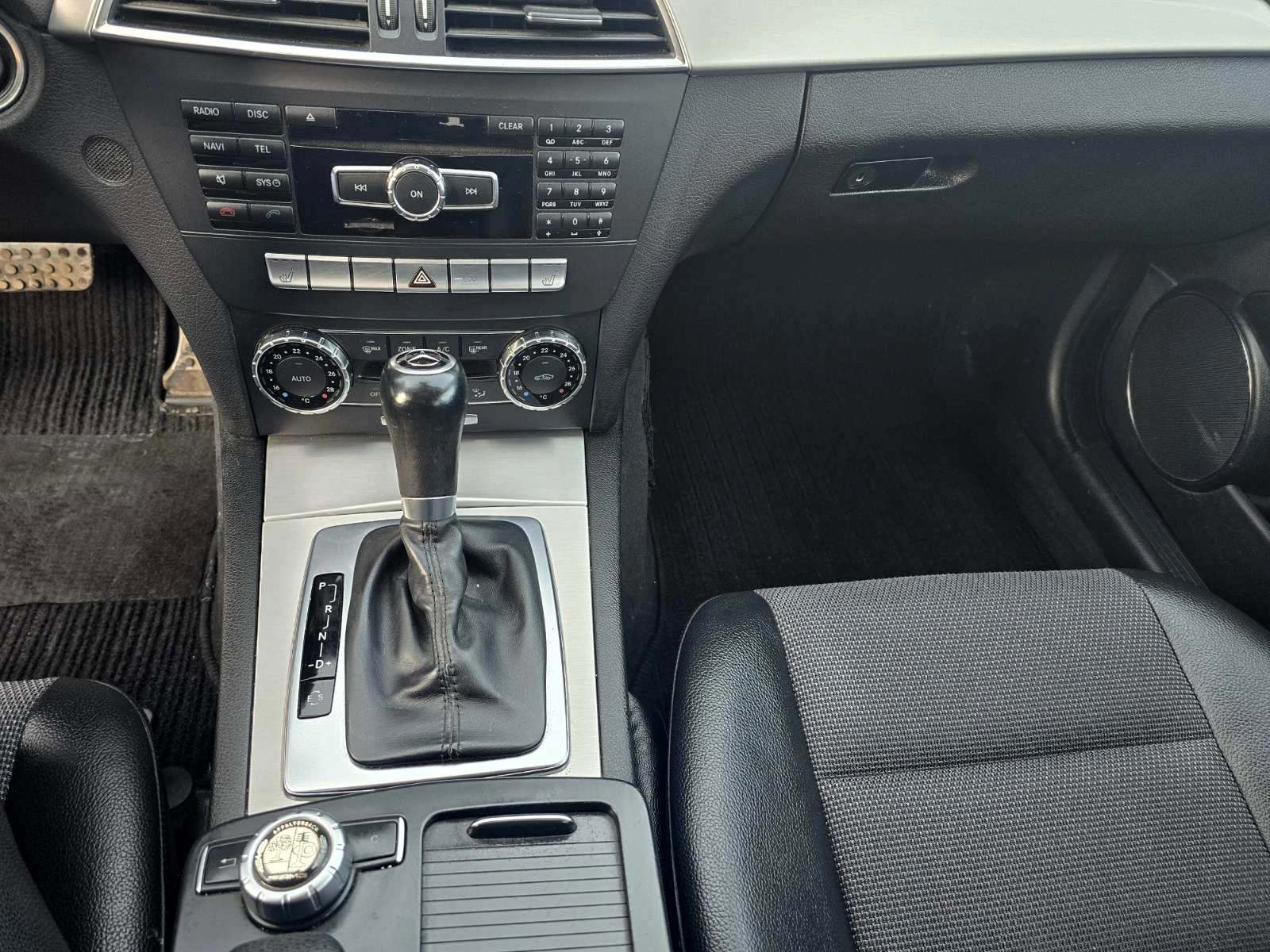 Mercedes-Benz C 220 FACE/AVANGARDE 2.2CDI/170hp, снимка 11 - Автомобили и джипове - 54996269