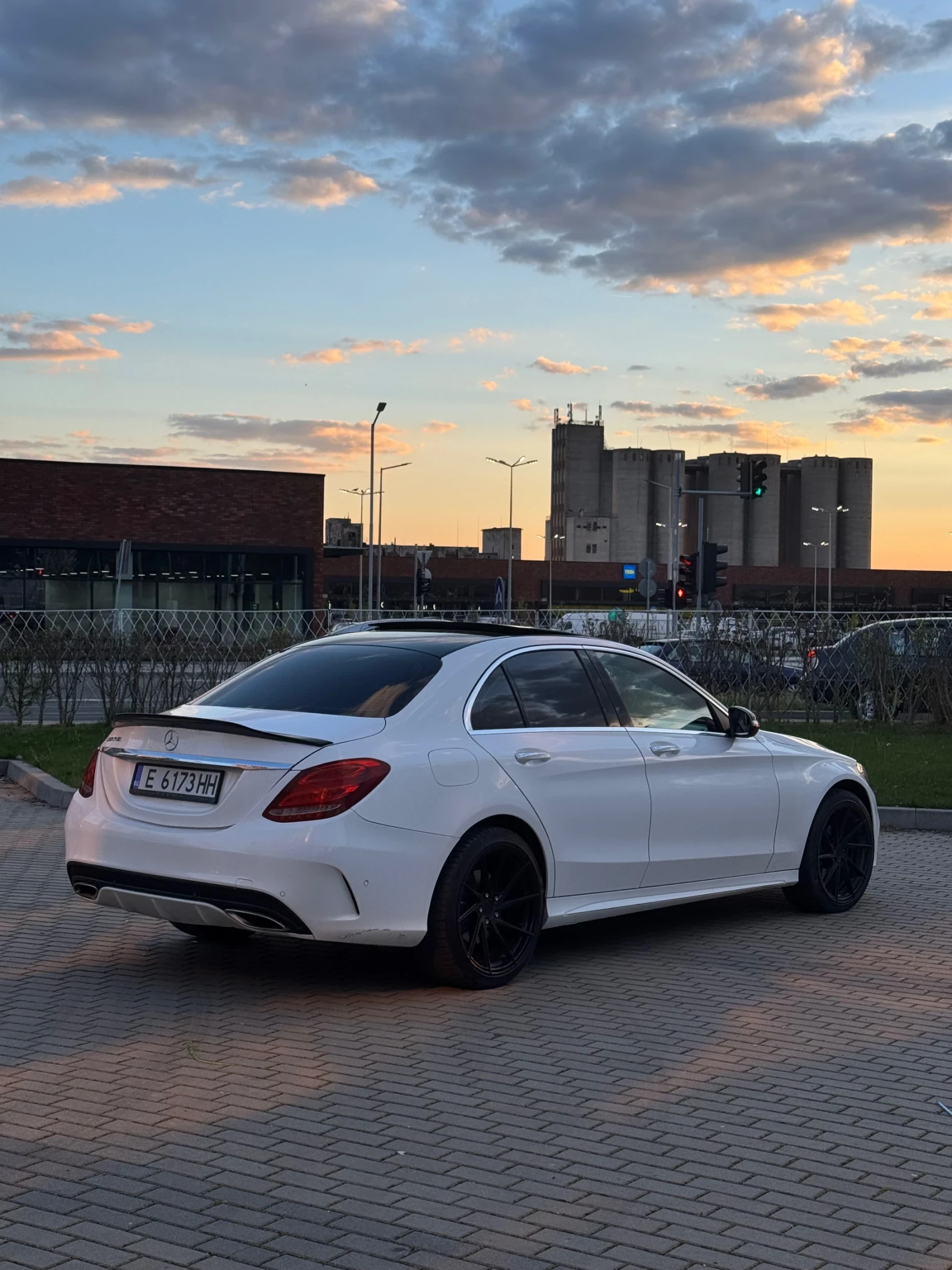 Mercedes-Benz C 400, снимка 4 - Автомобили и джипове - 55565910