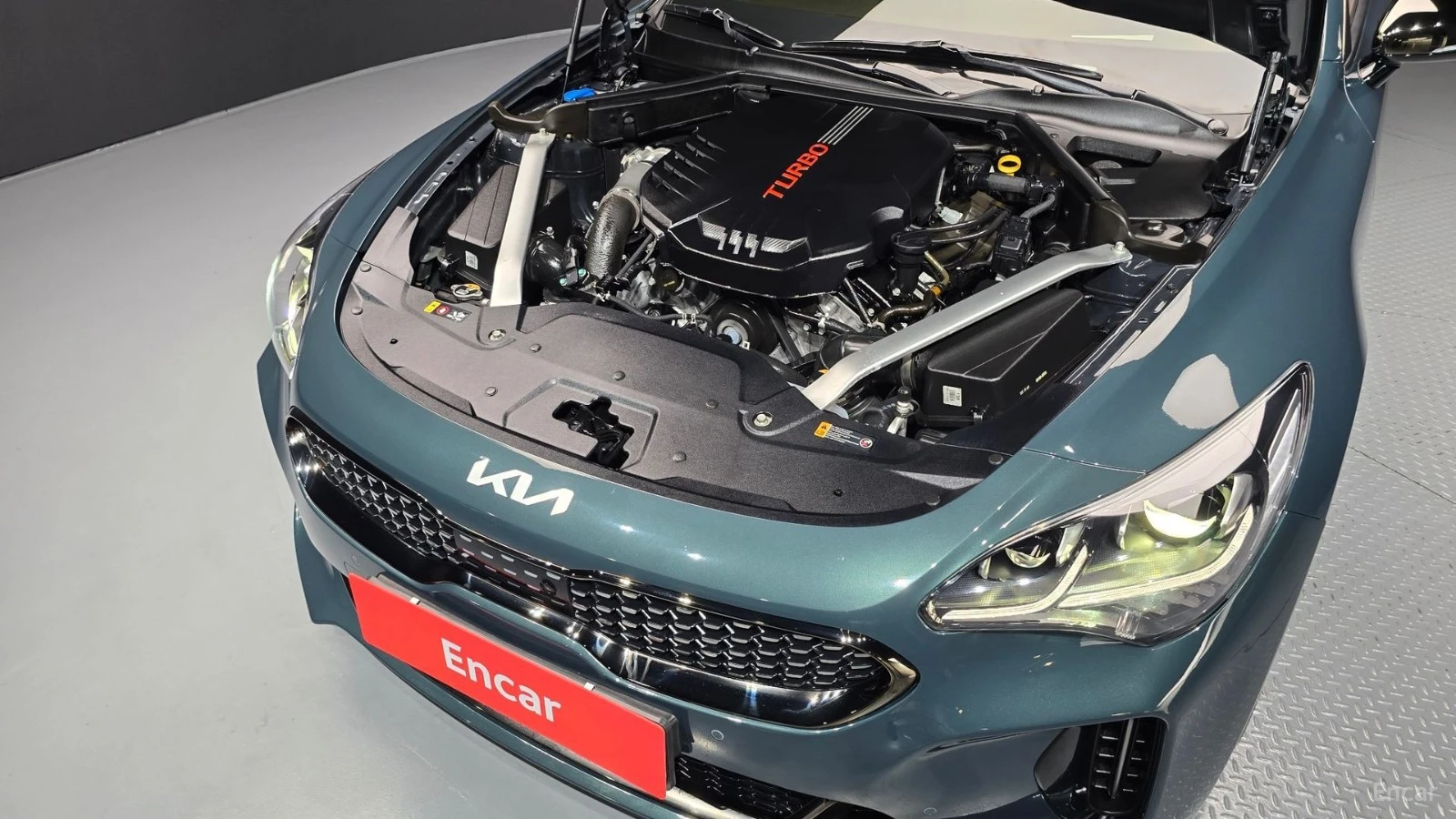 Kia Stinger 3.3 GT TURBO* ОБДУХ* AWD* 360* HUD* , снимка 5 - Автомобили и джипове - 55675402