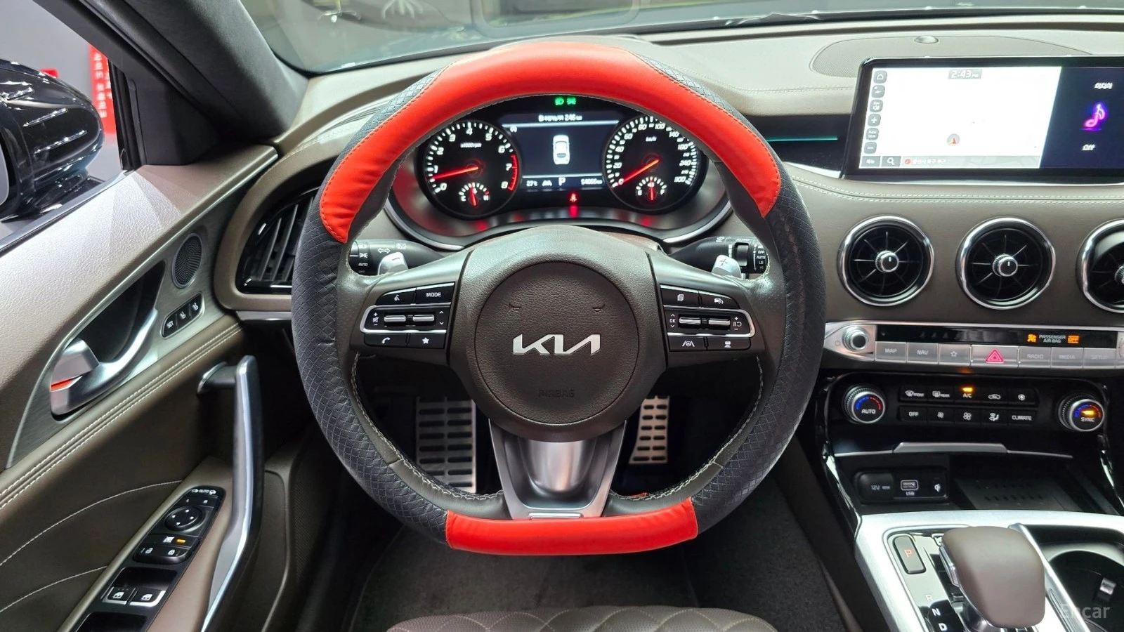 Kia Stinger 3.3 GT TURBO* ОБДУХ* AWD* 360* HUD* , снимка 12 - Автомобили и джипове - 55675402