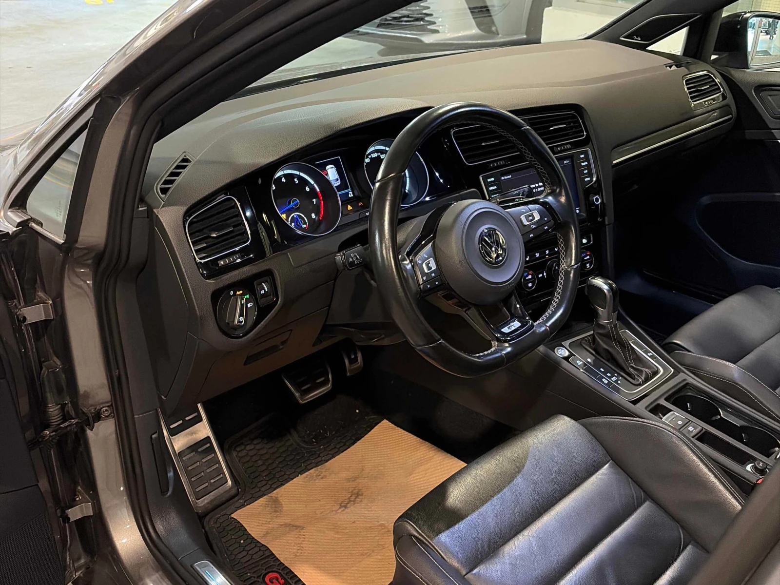 VW Golf R DSG / Distronic / Fender /Carfax / , снимка 5 - Автомобили и джипове - 55986549