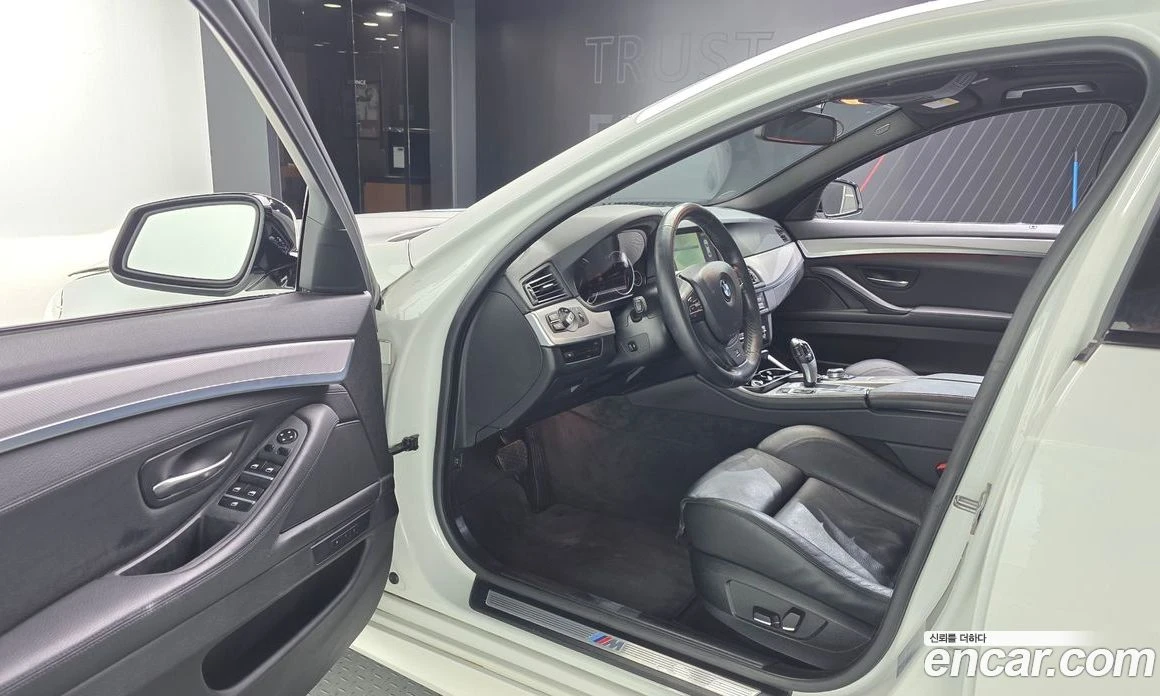 BMW 520 520d M Sport, снимка 10 - Автомобили и джипове - 56156697