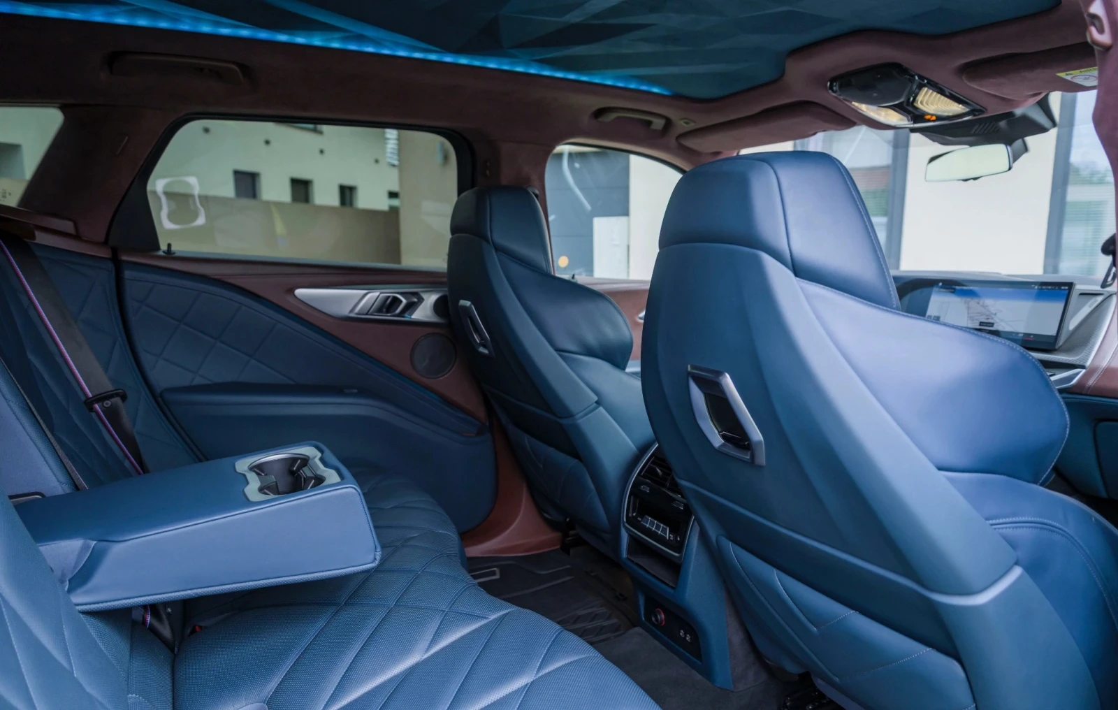 BMW XM 4.4 V8 xDrive Plug-In Hybrid | Mobile.bg � ����������� 7