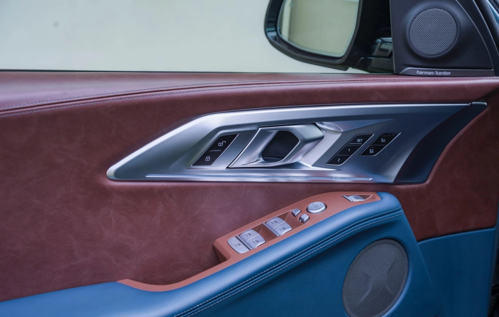 BMW XM 4.4 V8 xDrive Plug-In Hybrid | Mobile.bg � ����������� 8