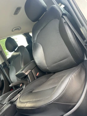 Hyundai IX35 2.0 D * 4x4* FACELIFT* , снимка 14