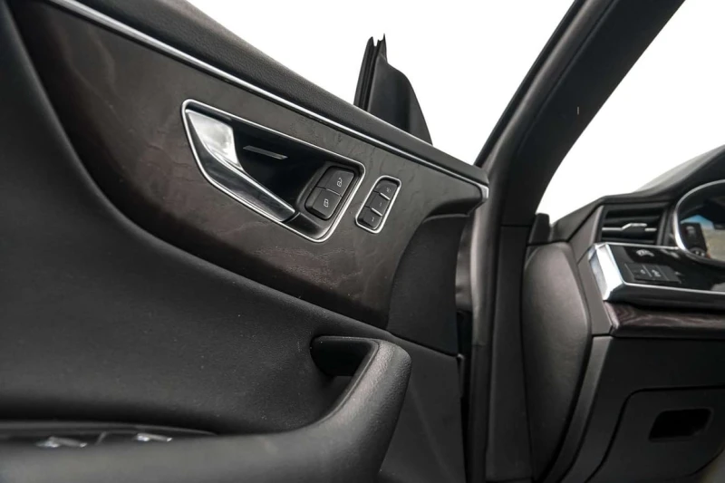 Audi Q8 * CARFAX* ОБДУХВАНЕ* ПАНОРАМА* , снимка 13 - Автомобили и джипове - 53287246