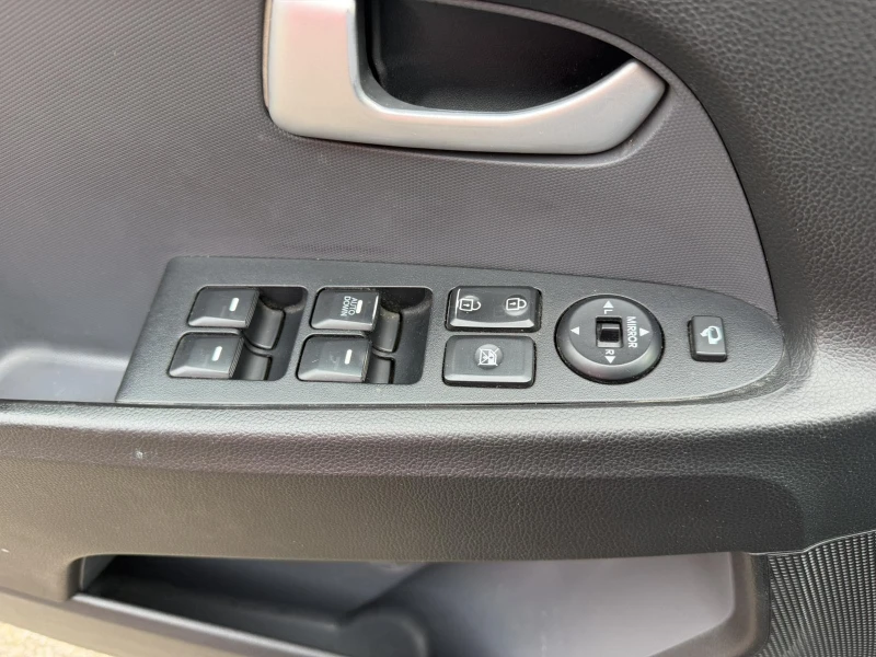 Kia Sportage 1.7TD, снимка 15 - Автомобили и джипове - 53504007