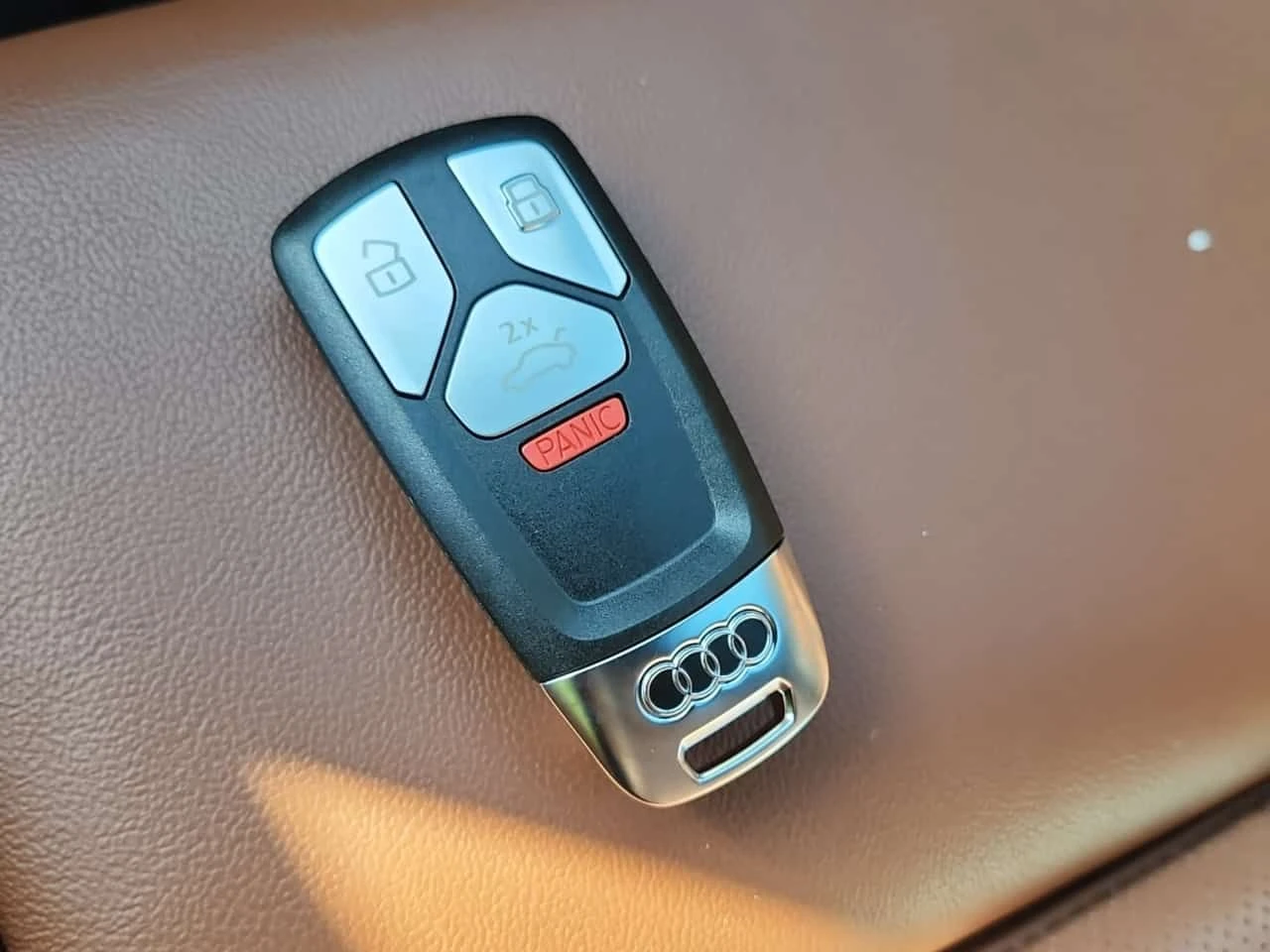 Audi Q5 TECHNIK| ОБДУХВАНЕ| 360| ТЕРМО КЪПХОЛДЪР| PANO| , снимка 17 - Автомобили и джипове - 54226648