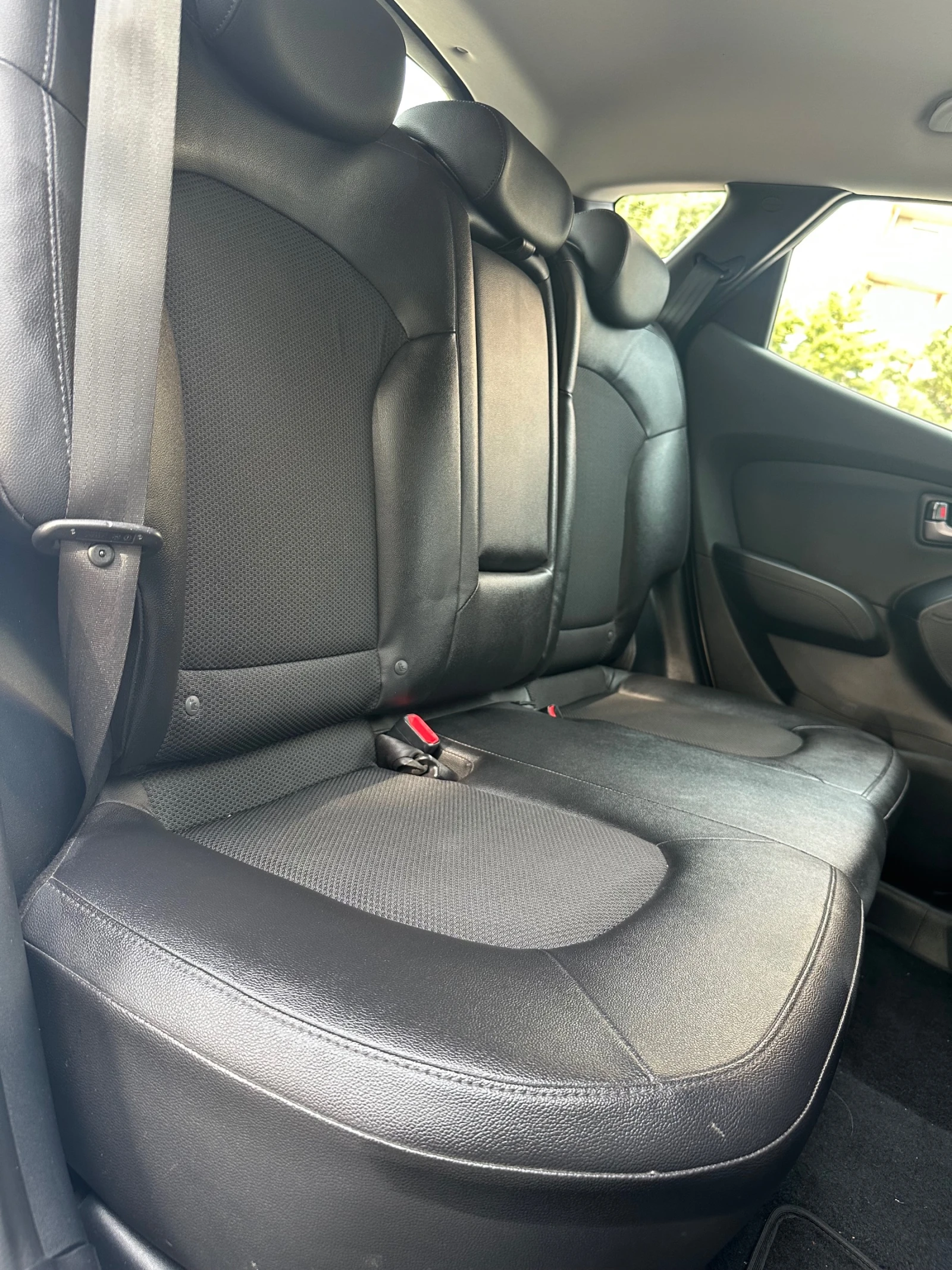 Hyundai IX35 2.0 D * 4x4* FACELIFT* , снимка 15 - Автомобили и джипове - 54767985