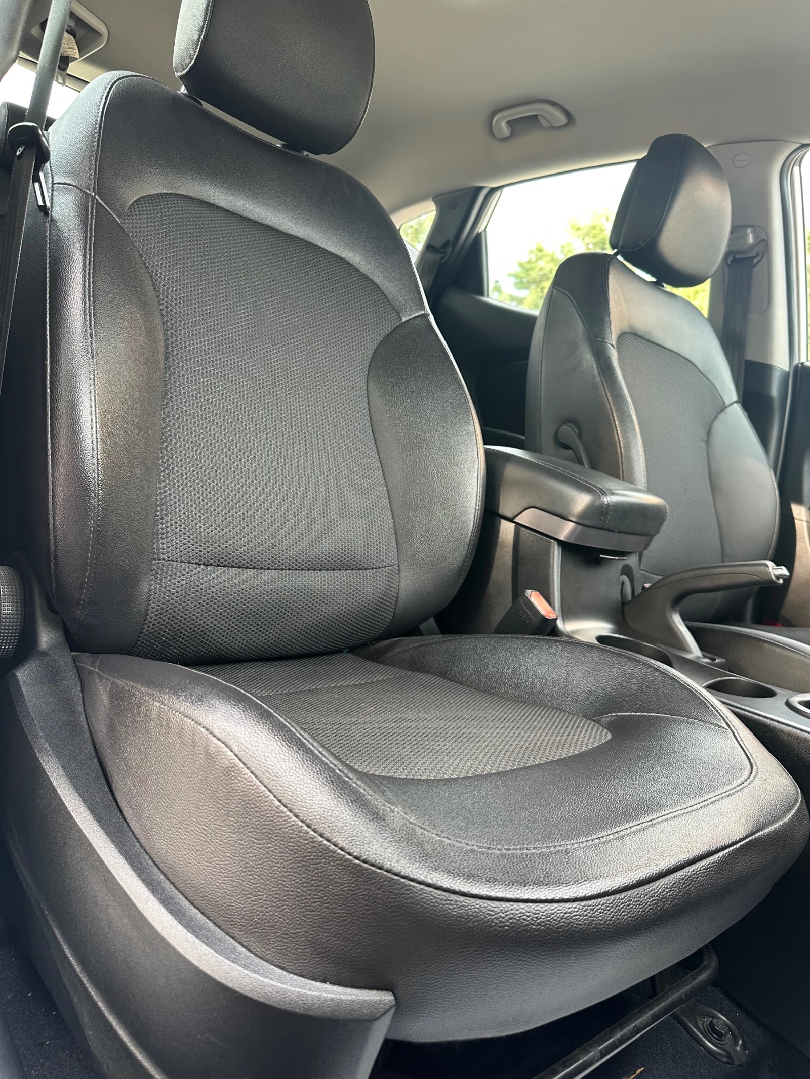 Hyundai IX35 2.0 D * 4x4* FACELIFT* , снимка 13 - Автомобили и джипове - 54767985