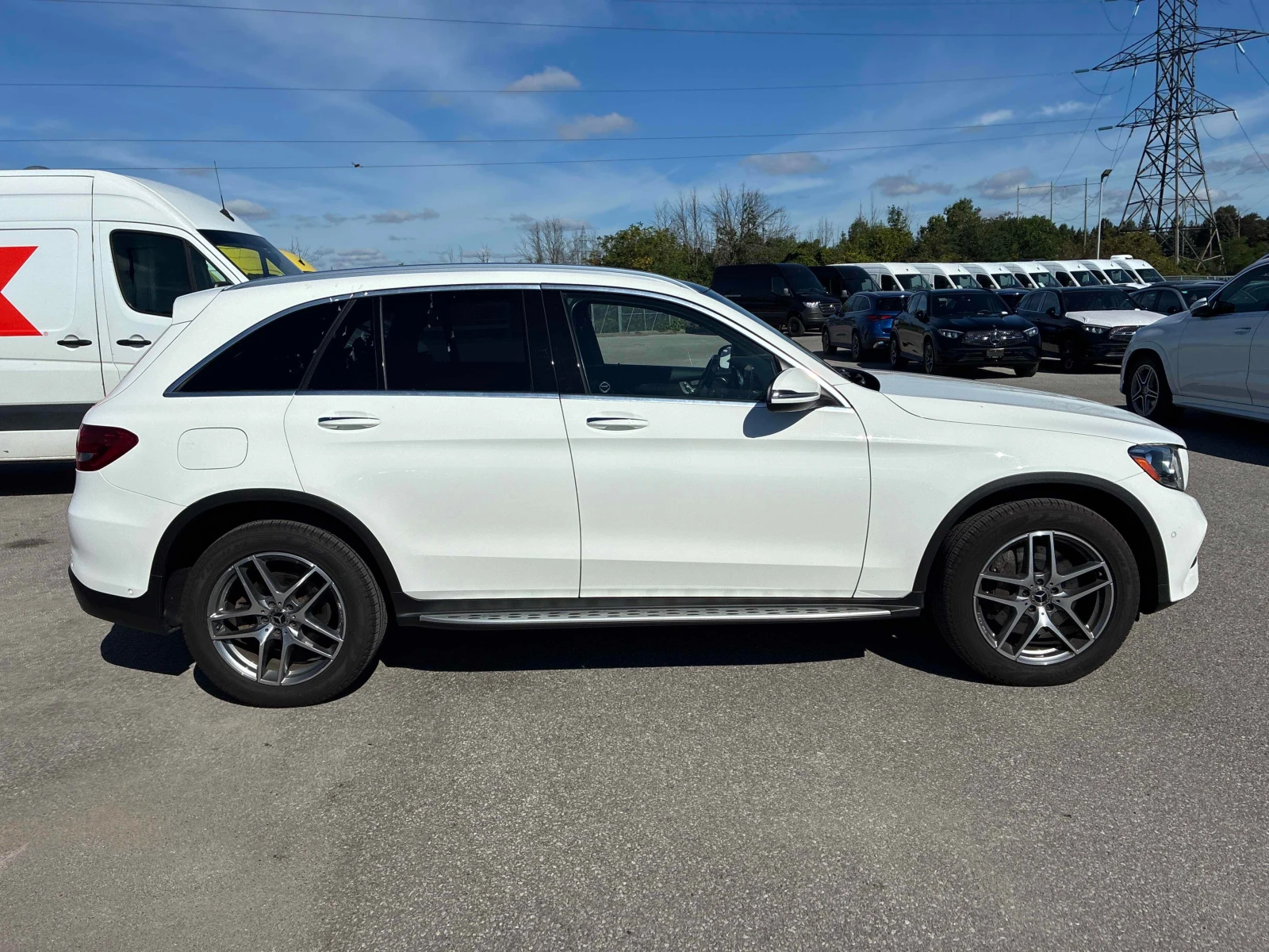 Mercedes-Benz GLC 300 * АВТОКРЕДИТ * ГЛАВНО ПРЕДСТАВИТЕЛСТВО, снимка 4 - Автомобили и джипове - 56132794
