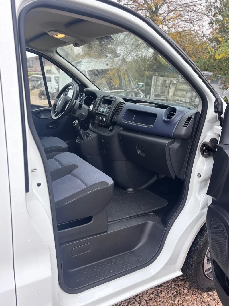 Renault Trafic MAXXI 2.0D, снимка 9 - Бусове и автобуси - 52202929