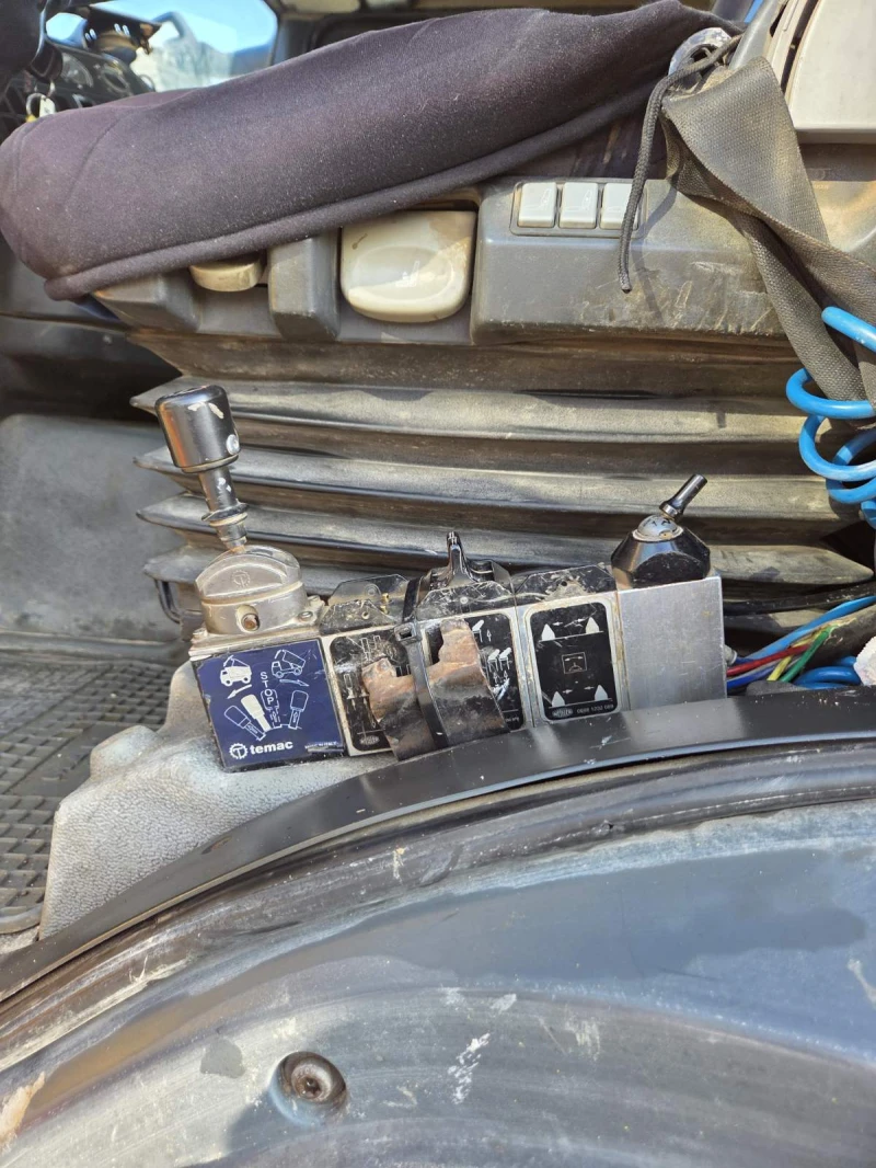 Man Tgm контейнеровоз за строителни отпадъци , снимка 7 - Камиони - 53294219