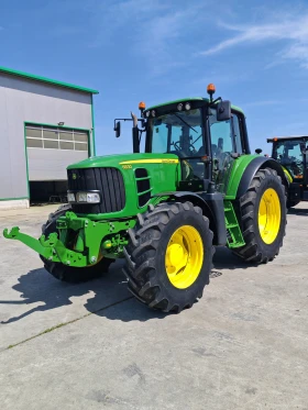 Трактор John Deere 