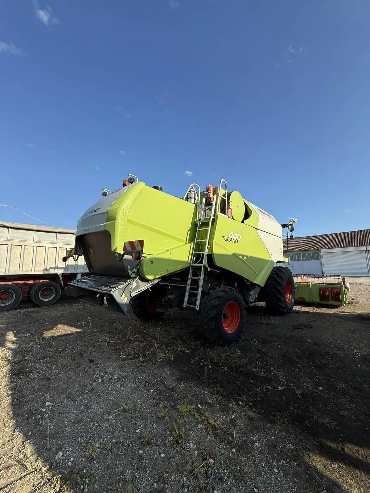 Комбайн Claas TUCANO 440 APS + C600 ОБСЛУЖЕНА ЛИЗИНГ, снимка 2 - Селскостопанска техника - 54694715