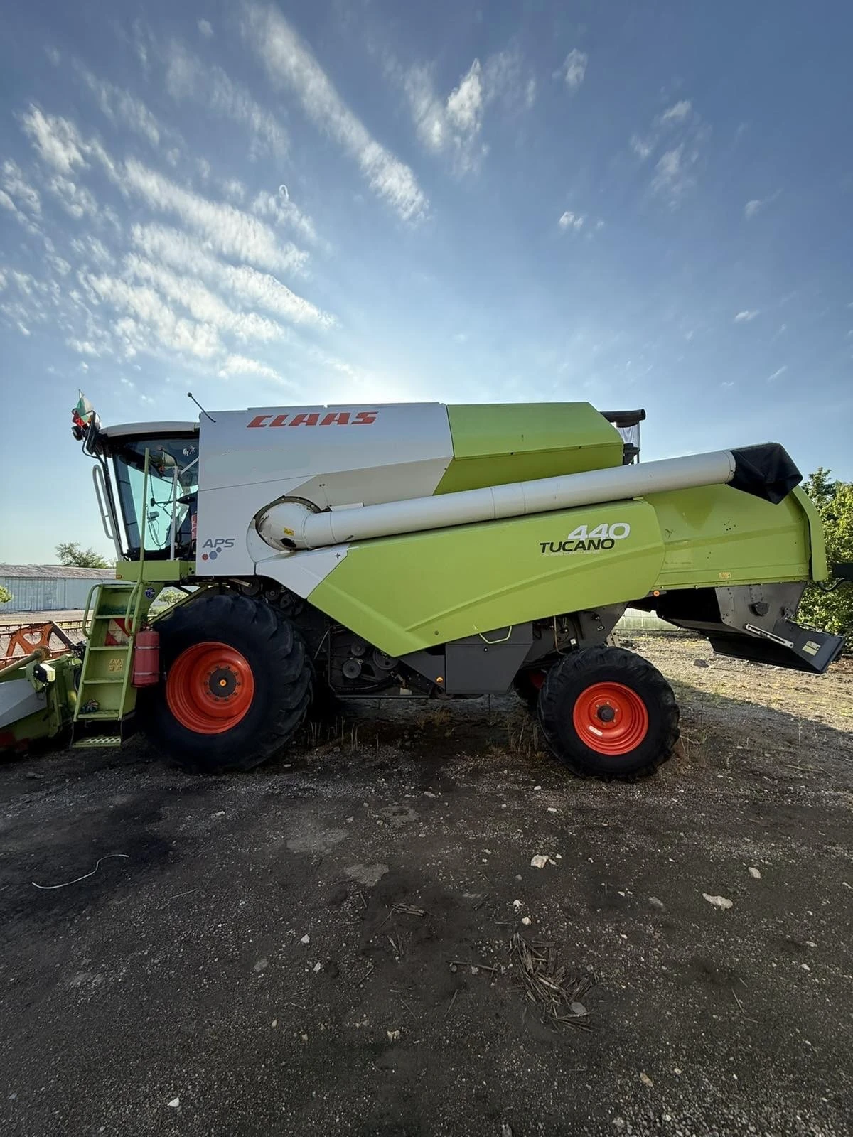 Комбайн Claas TUCANO 440 APS + C600 ОБСЛУЖЕНА ЛИЗИНГ, снимка 9 - Селскостопанска техника - 54694715