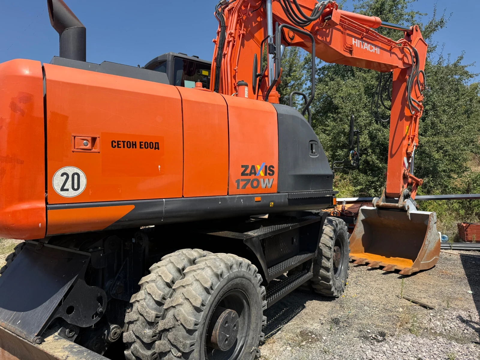 Багер Hitachi 170W, снимка 2 - Индустриална техника - 55545095