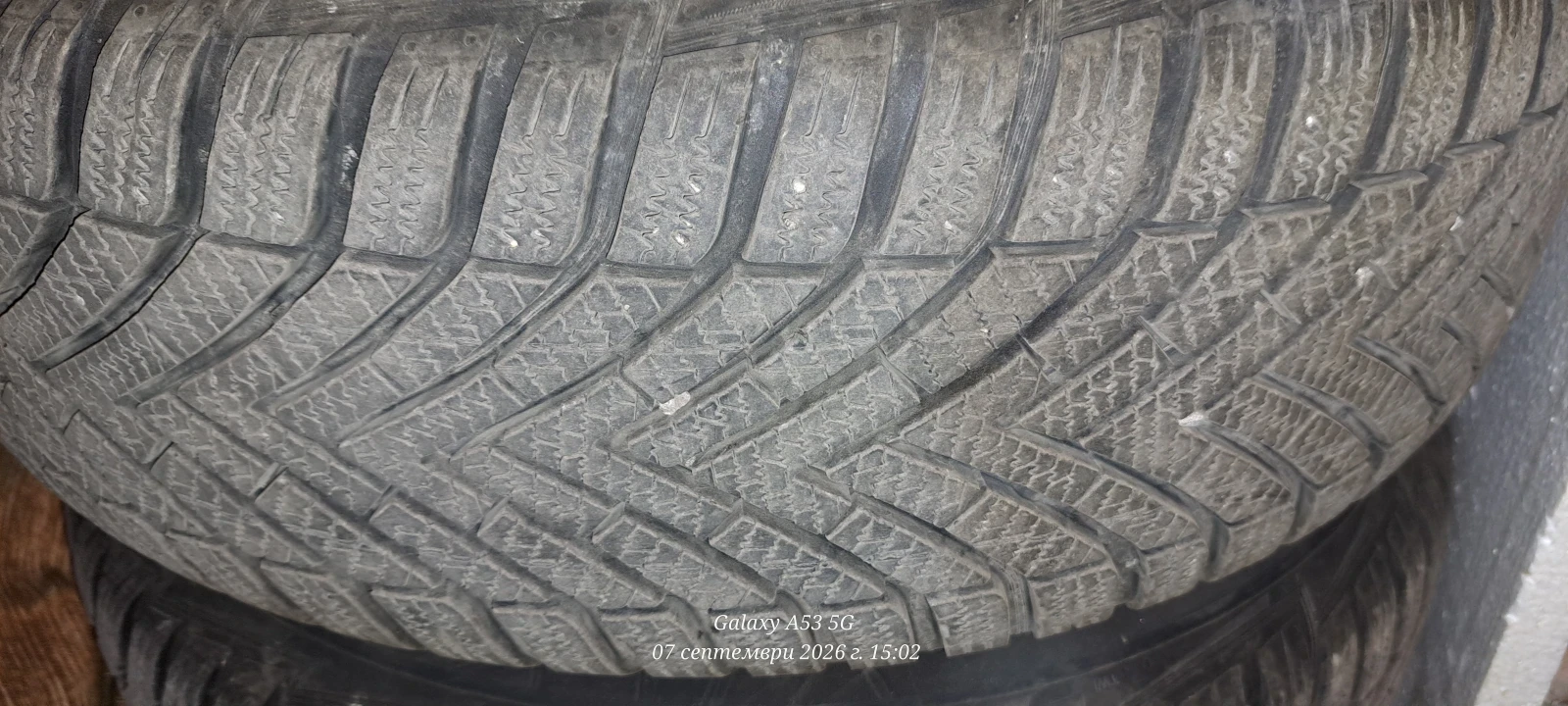 Гуми с джанти Vredestein 195/65R15, снимка 4 - Гуми и джанти - 55980521