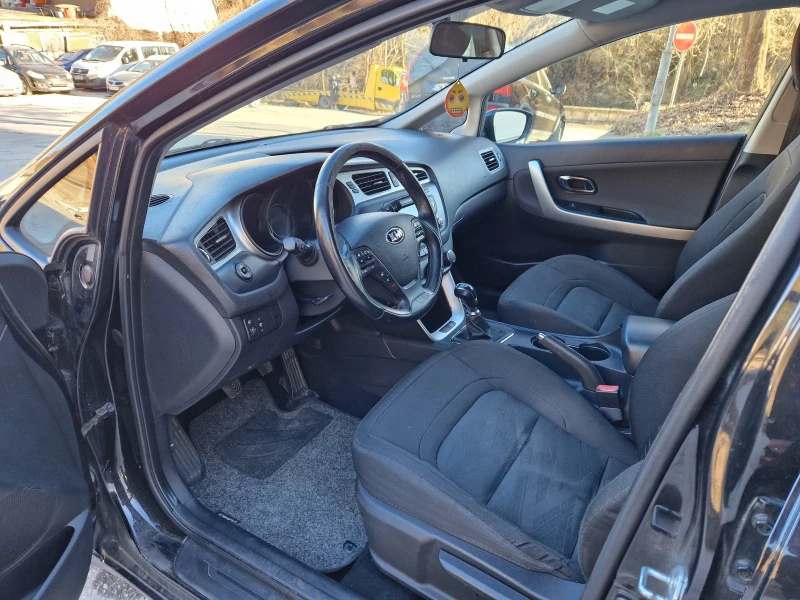 Kia Ceed 1.6CRDI , снимка 6 - Автомобили и джипове - 49425924