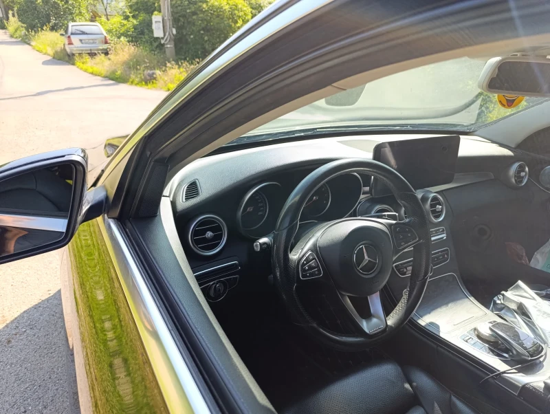 Mercedes-Benz C 300 4 MATIC, снимка 11 - Автомобили и джипове - 50593585