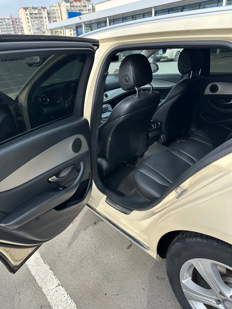 Mercedes-Benz E 200, снимка 10 - Автомобили и джипове - 52881649