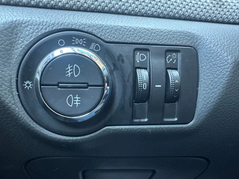 Chevrolet Cruze 1.6i 113 к.с., снимка 14 - Автомобили и джипове - 51480354