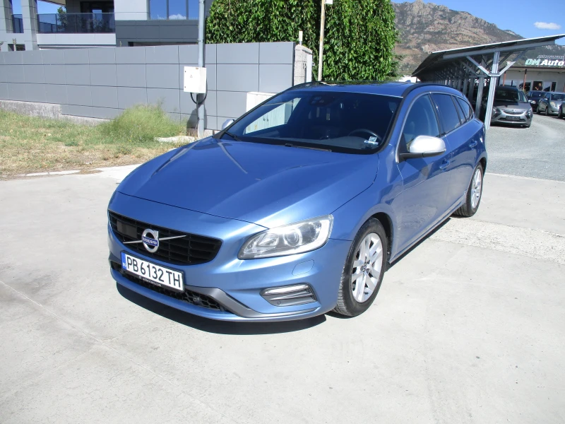 Volvo V60 2.0/ДИЗЕЛ/190кс/R-DESIGN/ФУЛ-ЕКСТРИ/КАТО НОВА/, снимка 8 - Автомобили и джипове - 51755754