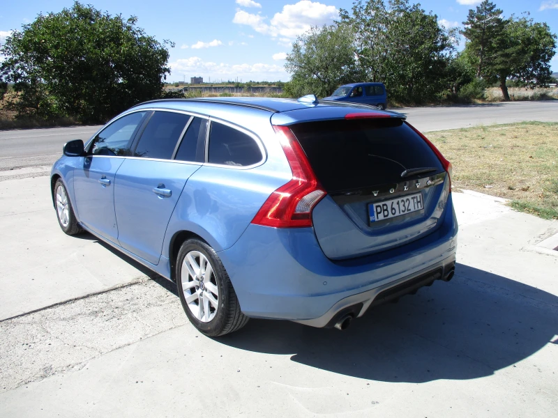 Volvo V60 2.0/ДИЗЕЛ/190кс/R-DESIGN/ФУЛ-ЕКСТРИ/КАТО НОВА/, снимка 6 - Автомобили и джипове - 51755754