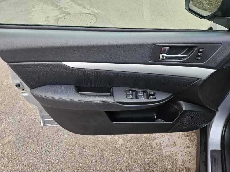 Subaru Outback 2.5 AWD кожа подгрев Камера газ-бензин, снимка 9 - Автомобили и джипове - 52890375