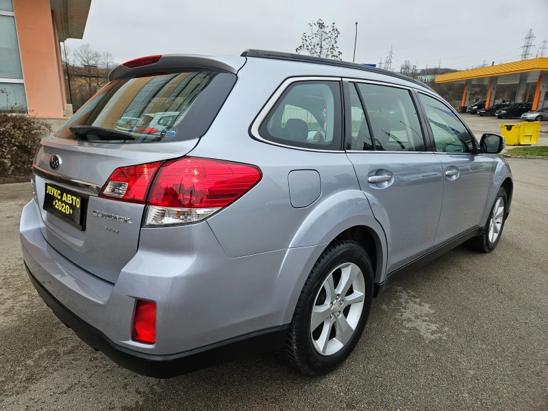 Subaru Outback 2.5 AWD кожа подгрев Камера газ-бензин, снимка 4 - Автомобили и джипове - 52890375