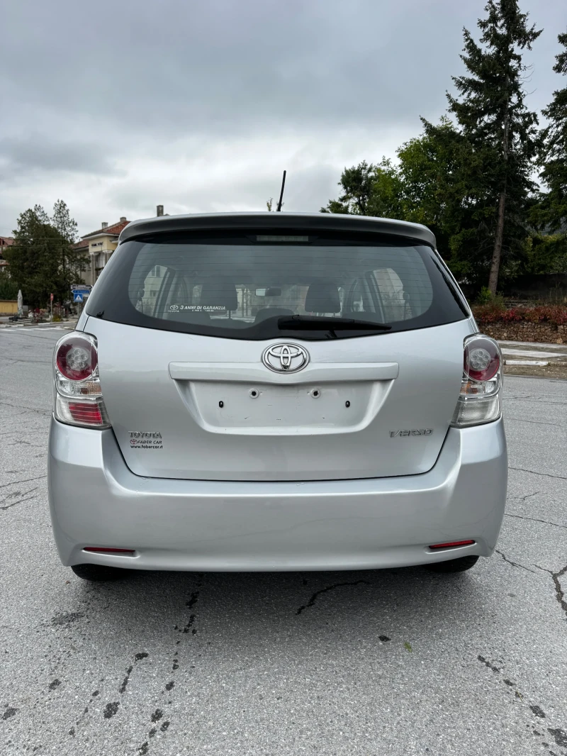 Toyota Corolla verso 2.0 D4D, снимка 4 - Автомобили и джипове - 52919162