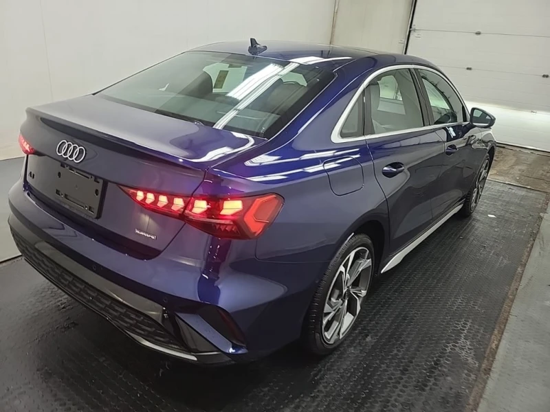 Audi A3 * TECHNIK * CARFAX * БЕЗ ПЪРВОНАЧАЛНА ВНОСКА, снимка 3 - Автомобили и джипове - 53248059