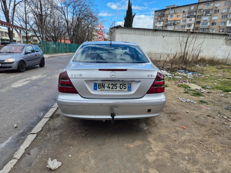 Mercedes-Benz E 270, снимка 5 - Автомобили и джипове - 53440781