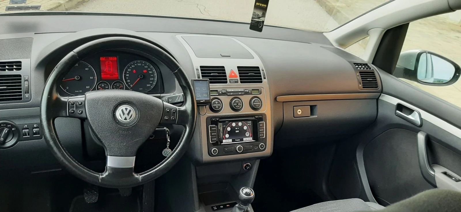 VW Touran 1.9  TDi 105 к.с High-line  - изображение 9