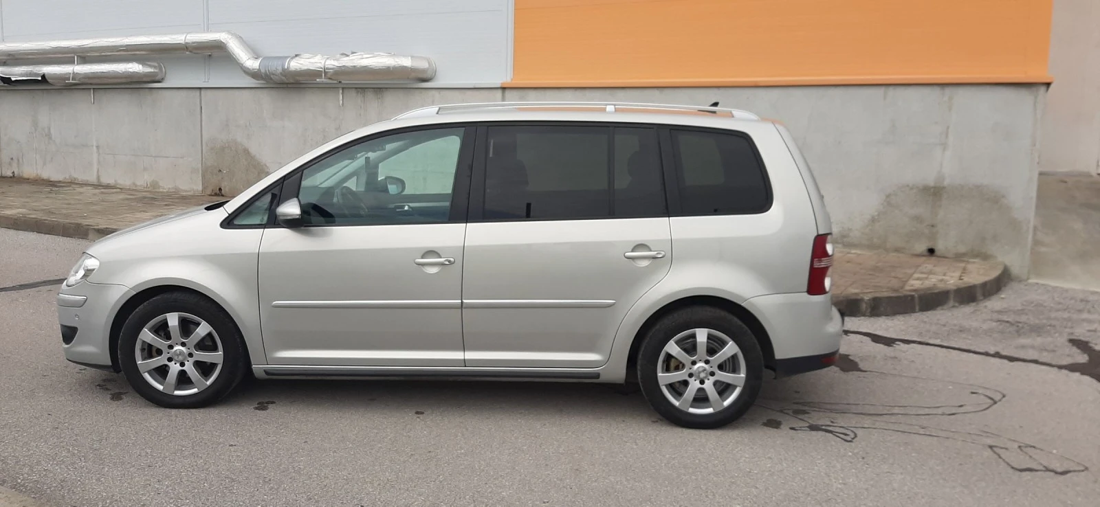 VW Touran 1.9  TDi 105 к.с High-line  - изображение 6