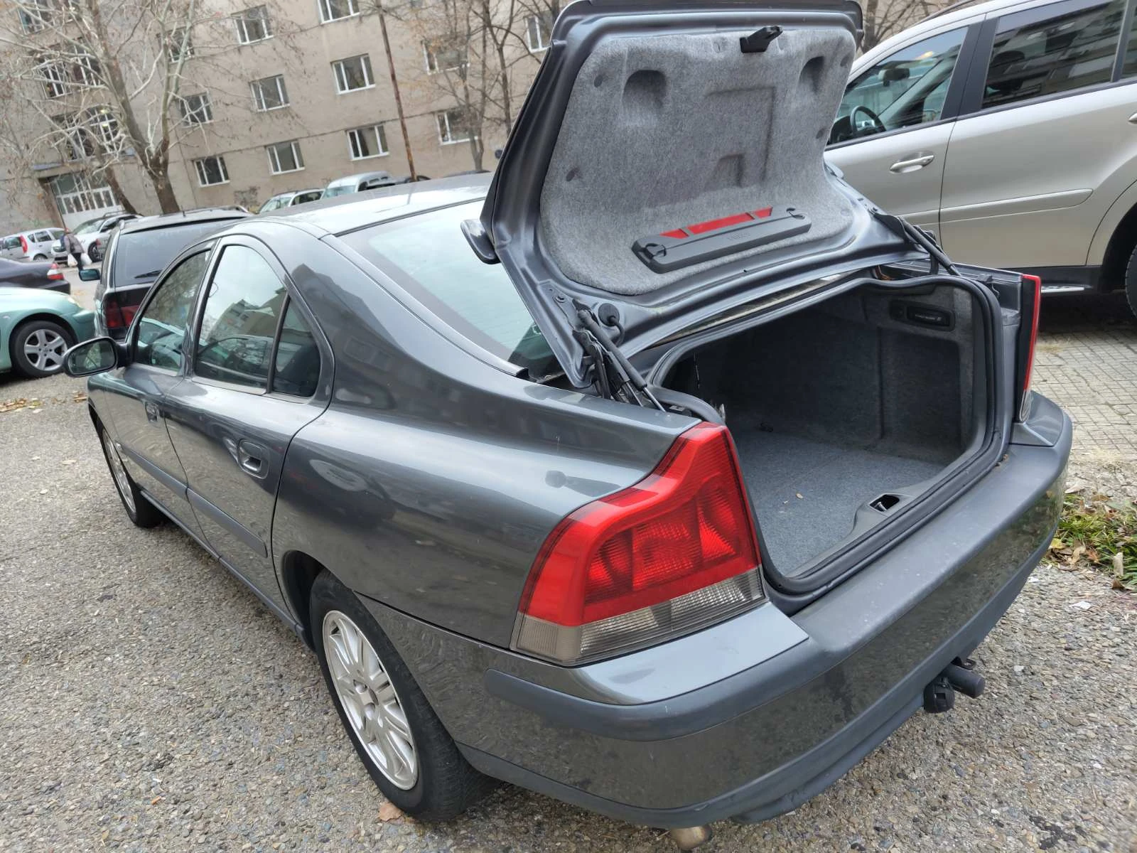Volvo S60 D5 - изображение 2